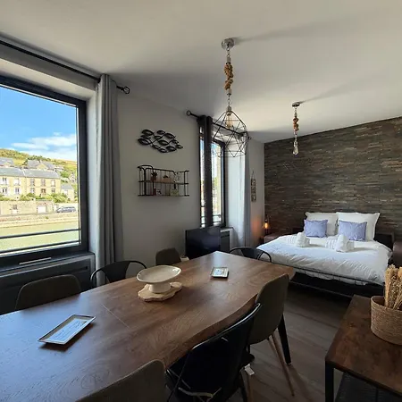 Capitainerie - Vue Exceptionnelle Sur Le -2 Mn A Pied De La - 2 1er Et 2eme Etage 8 P 2 Cuisines 2 Salle D'eau 2 2 Wc Separe - Centre - Parking Gratuit A Proximite Proche Bayeux Et Omaha