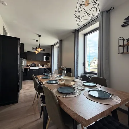 Capitainerie - Vue Exceptionnelle Sur Le -2 Mn A Pied De La - 2 1er Et 2eme Etage 8 P 2 Cuisines 2 Salle D'eau 2 2 Wc Separe - Centre - Parking Gratuit A Proximite Proche Bayeux Et Omaha * بورت-أون-بيسين-هوباين