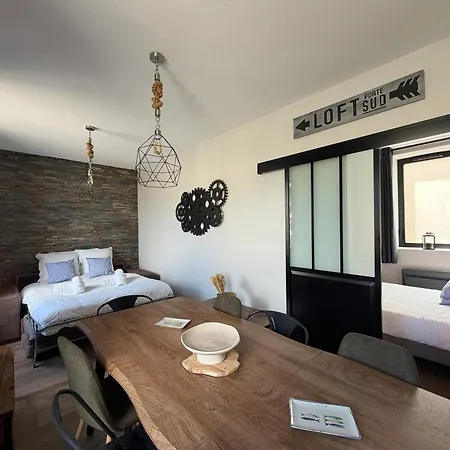 شقة Capitainerie - Vue Exceptionnelle Sur Le -2 Mn A Pied De La - 2 1er Et 2eme Etage 8 P 2 Cuisines 2 Salle D'eau 2 2 Wc Separe - Centre - Parking Gratuit A Proximite Proche Bayeux Et Omaha