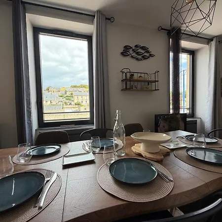 Capitainerie - Vue Exceptionnelle Sur Le -2 Mn A Pied De La - 2 1er Et 2eme Etage 8 P 2 Cuisines 2 Salle D'eau 2 2 Wc Separe - Centre - Parking Gratuit A Proximite Proche Bayeux Et Omaha