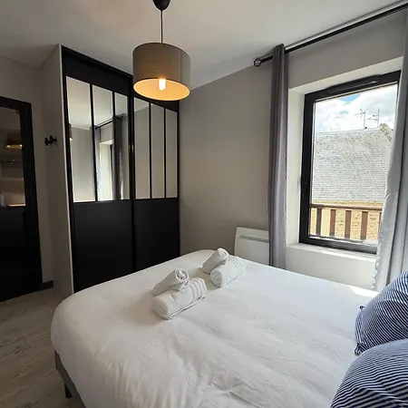 Capitainerie - Vue Exceptionnelle Sur Le -2 Mn A Pied De La - 2 1er Et 2eme Etage 8 P 2 Cuisines 2 Salle D'eau 2 2 Wc Separe - Centre - Parking Gratuit A Proximite Proche Bayeux Et Omaha