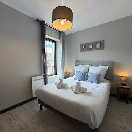 Apartment Capitainerie - Vue Exceptionnelle Sur Le -2 Mn A Pied De La - 2 1er Et 2eme Etage 8 P 2 Cuisines 2 Salle D'eau 2 2 Wc Separe - Centre - Parking Gratuit A Proximite Proche Bayeux Et Omaha