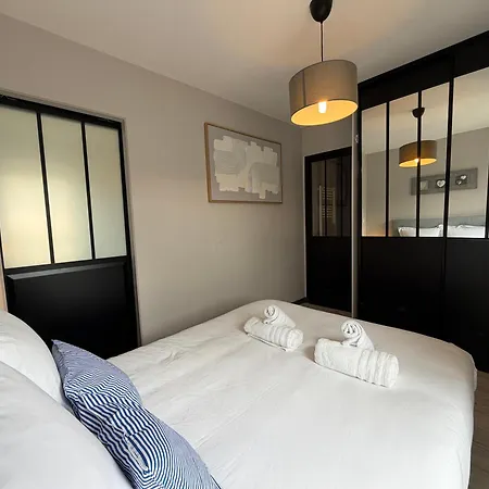 Capitainerie - Vue Exceptionnelle Sur Le -2 Mn A Pied De La - 2 1er Et 2eme Etage 8 P 2 Cuisines 2 Salle D'eau 2 2 Wc Separe - Centre - Parking Gratuit A Proximite Proche Bayeux Et Omaha *
