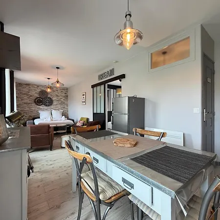 Capitainerie - Vue Exceptionnelle Sur Le -2 Mn A Pied De La - 2 1er Et 2eme Etage 8 P 2 Cuisines 2 Salle D'eau 2 2 Wc Separe - Centre - Parking Gratuit A Proximite Proche Bayeux Et Omaha