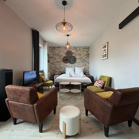 Capitainerie - Vue Exceptionnelle Sur Le -2 Mn A Pied De La - 2 1er Et 2eme Etage 8 P 2 Cuisines 2 Salle D'eau 2 2 Wc Separe - Centre - Parking Gratuit A Proximite Proche Bayeux Et Omaha Port-en-Bessin-Huppain