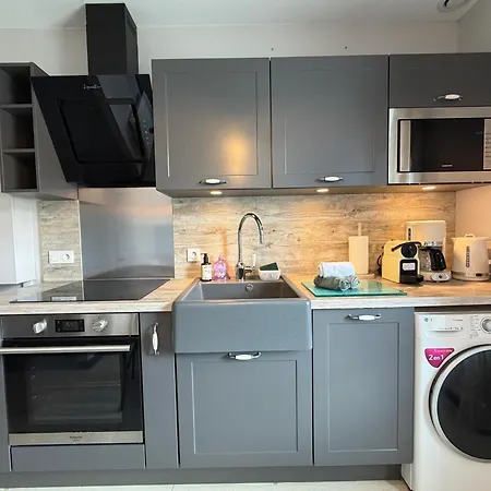 شقة Capitainerie - Vue Exceptionnelle Sur Le -2 Mn A Pied De La - 2 1er Et 2eme Etage 8 P 2 Cuisines 2 Salle D'eau 2 2 Wc Separe - Centre - Parking Gratuit A Proximite Proche Bayeux Et Omaha