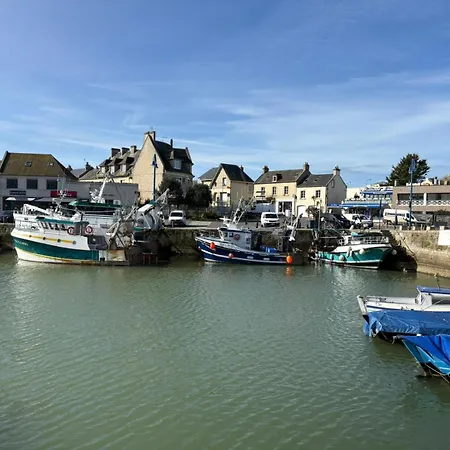 Capitainerie - Vue Exceptionnelle Sur Le -2 Mn A Pied De La - 2 1er Et 2eme Etage 8 P 2 Cuisines 2 Salle D'eau 2 2 Wc Separe - Centre - Parking Gratuit A Proximite Proche Bayeux Et Omaha Port-en-Bessin-Huppain